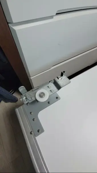 슬라이드 붙박이장 롤러 교체 영상 썸네일