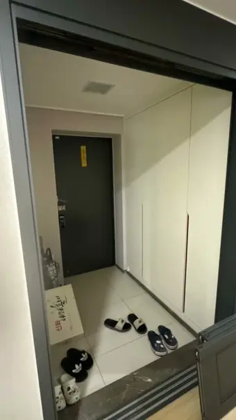 양쪽으로 열리는 중문 수리 영상 썸네일